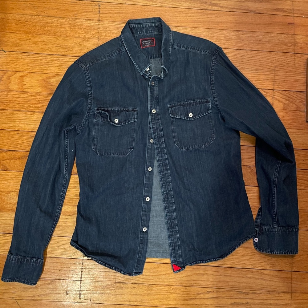 Untuckit denim long sleeve mens size Medium
